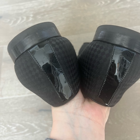 Lv loafers. Blacks good condition - Picture 4 of 5